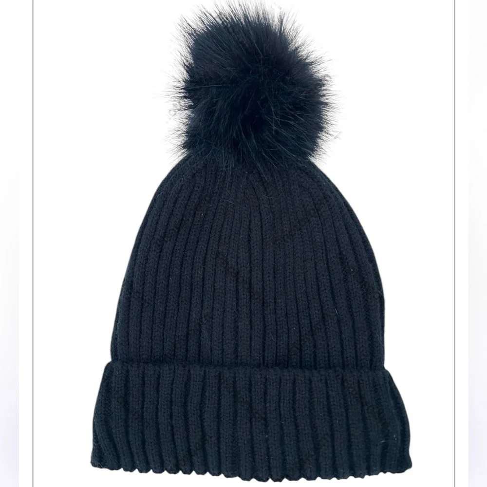 STEVE MADDEN Women’s Beanie Knit Faux Fur Pom Black Hat - Picture 1 of 3